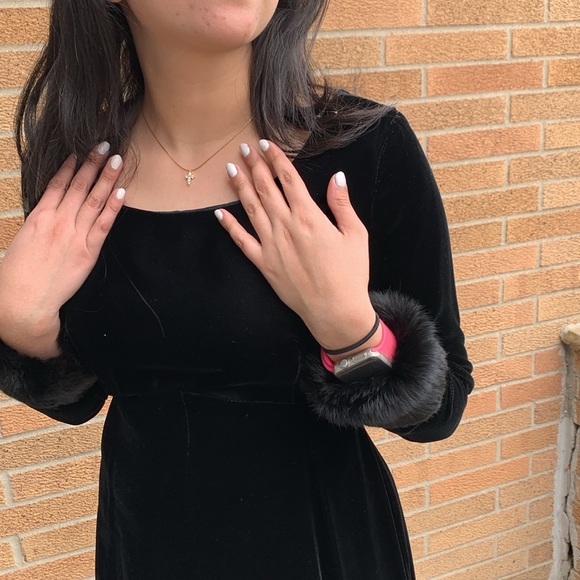 Vintage Black Velvet Fur Trimmed Cocktail Dress by Bernie Bee - Picture 14 of 16